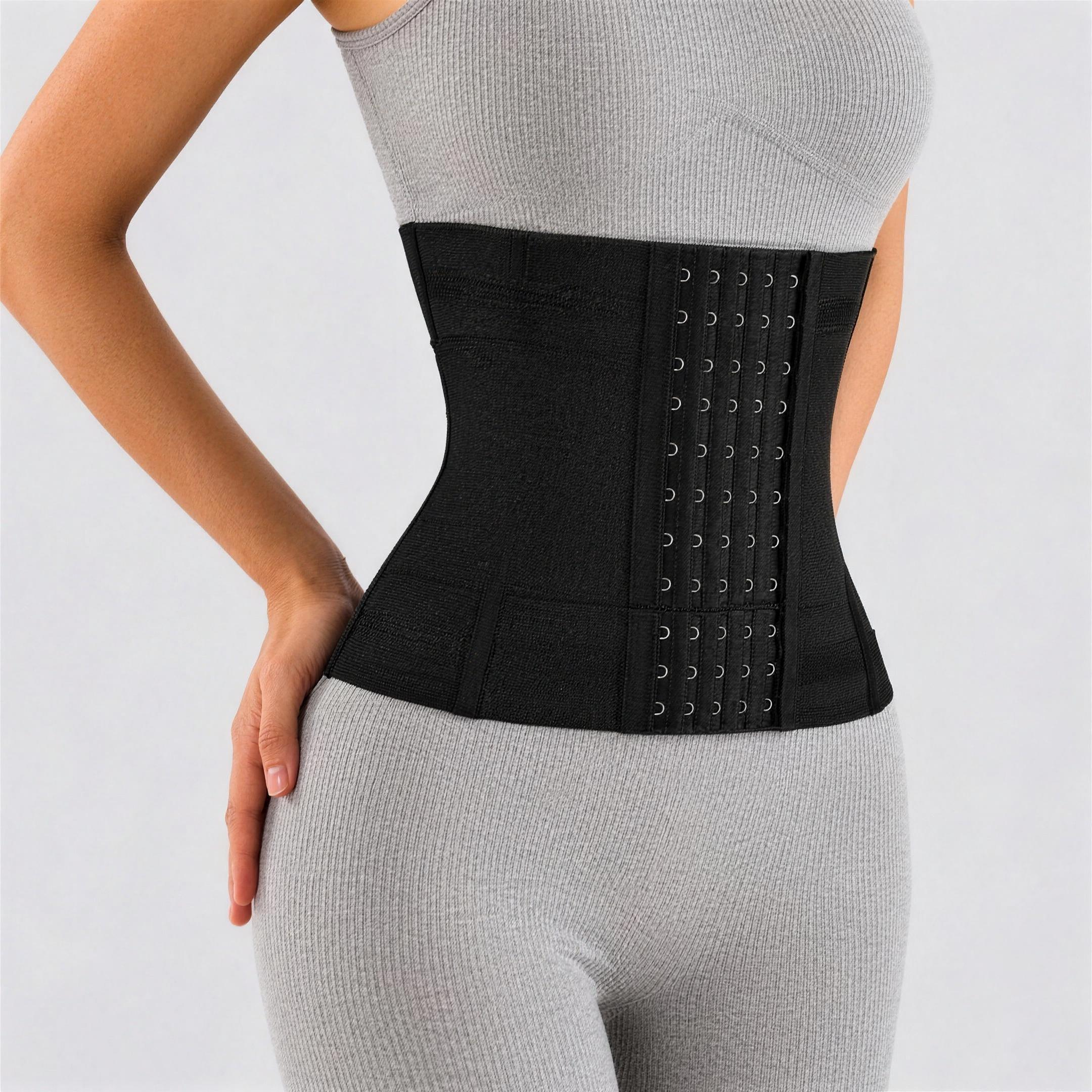 Cinta Modeladora CurveFit Preta — vista frontal do fecho de colchetes — Iris Bela